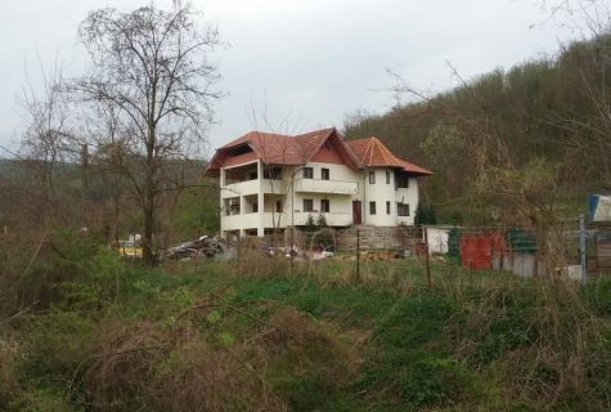 House Ghioroc, Arad